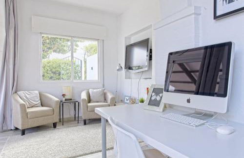 The Lemon Tree by the Sea - Photo 10