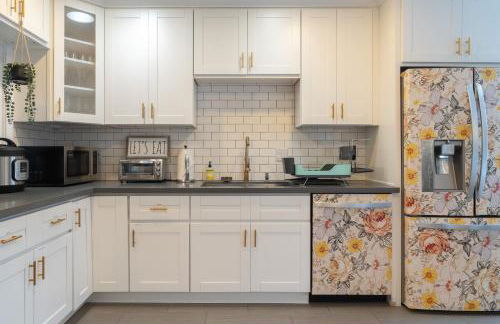 Angel&Rose Universal Hollywood Heated Pool House King Bed - Foto 57