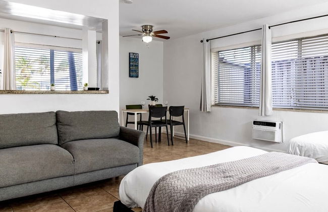 Secluded Hollywood Studio, Walk to Beach & Boardwalk - Photo 9