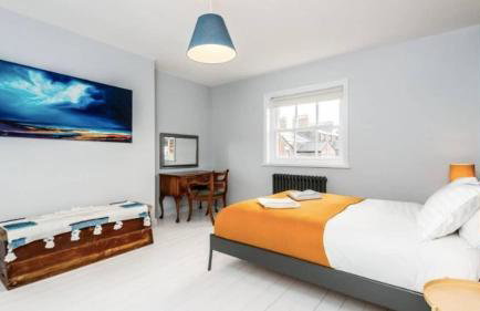 Georgian Residence - 4BR Modern Living, Sleeps 8! - Foto 18