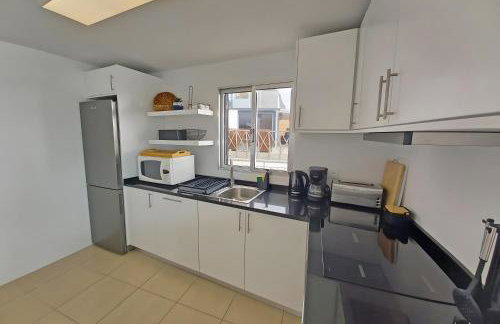 The Yellow House - Photo 14