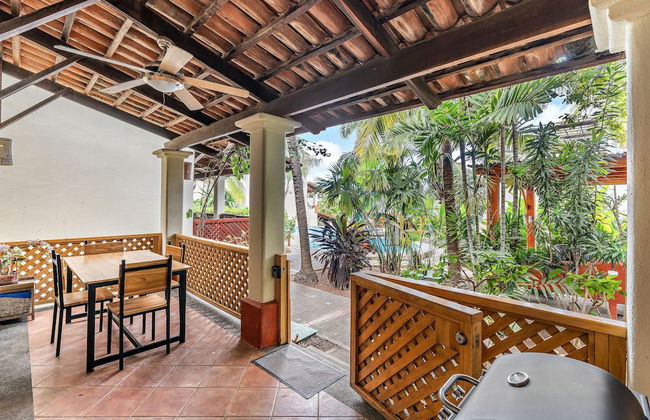 Colorful & Private 2-Bedroom Condo Just a Short Walk from the Beach - Foto 1