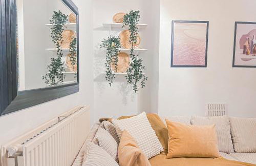 Urban Oasis with Private Garden - Foto 8