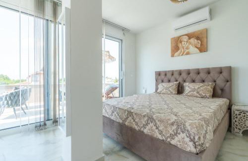 MiCasa Palace 1 - Photo 11