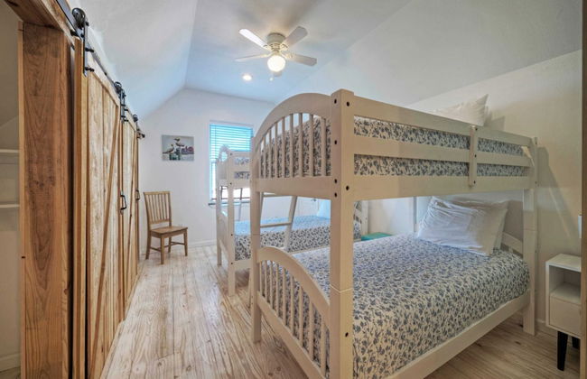 Shared Pool w/ Bay Views, Boat Dock Fishing Big Slough by Avantstay - Foto 22