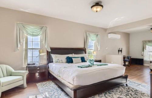 The Marvel Mansion 5BR Pool Home Near Disney World - Foto 15