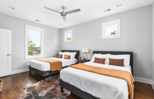 Modern Luxury with Rooftop Deck, 3 mi to Downtown - Foto 4