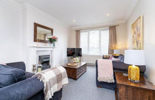 NEW Four Bedroom House - all rooms ensuite - Photo 24