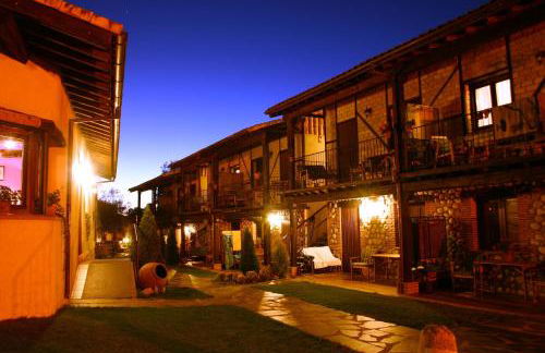 El Canchal de la Gallina -Cafetería -Aparcamiento gratis - Jacuzzi - Piscina de agua caliente abierta desde el 28 de Marzo - Foto 10