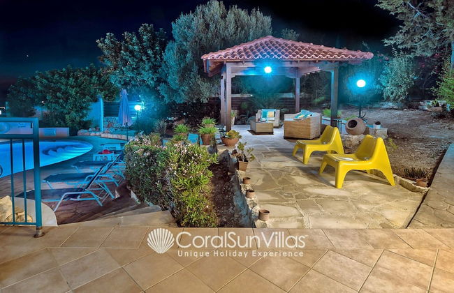 Large Pool & Garden, Billiard, Peaceful Area, Near to the Sea, Coral Bay Paphos - Foto 72