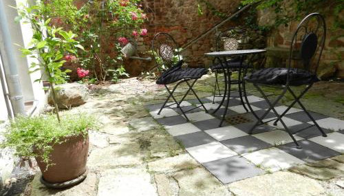 Ferienwohnung Paulick I Zentrales Altstadt Apartment I Garten Terrasse Grill I 2 Schlafzimmer - Foto 4, Garden, Garden view