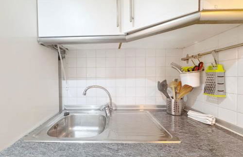 Basilio Studio next to Ladra Flea Market - Foto 10