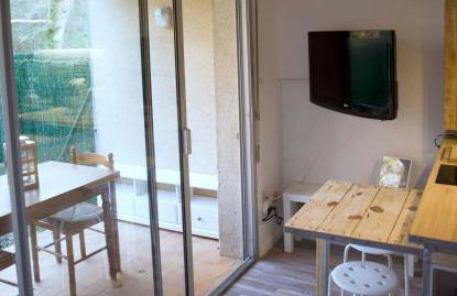 Appartement T1bis avec jardinet au calme - Photo 8