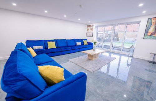 10BR 4Bath Home, Stag Do, Contractors, Big Group - Foto 9