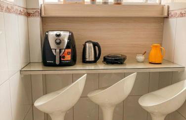 Apartamento Completo para até 6 - 3 Quartos - Garagem Coberta - Conforto de Verdade - Check-in Automático - Foto 37