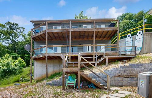 Fun on the Cove! Home with Dock and Foosball - Foto 24