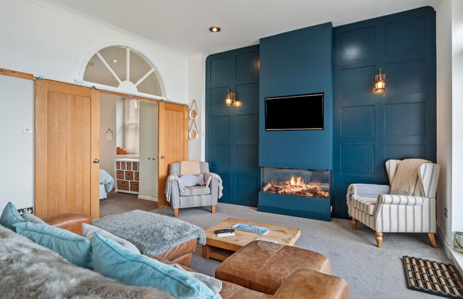 Royal Victoria Court 11 - Sea and Harbour Views - Photo 9