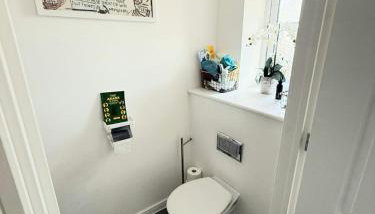 4BD 2BR House with Parking in Gravesend - Foto 2