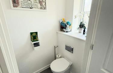 4BD 2BR House with Parking in Gravesend - Foto 2