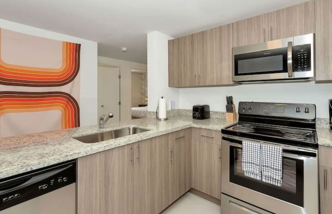 Roami at Grove 27 - Photo 73