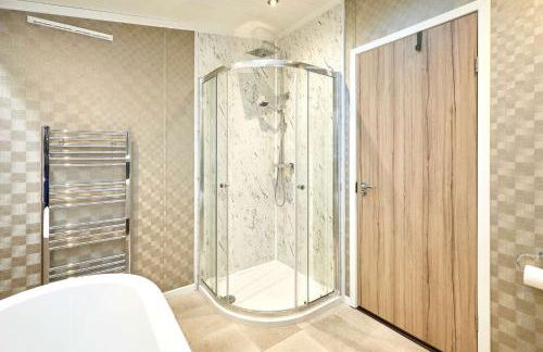 Enzo's Lodge with Hot Tub - Foto 18