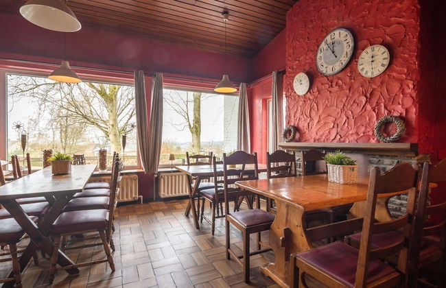 Luxury Holiday Home With Sauna Near Forest in Ovifat - Photo 25