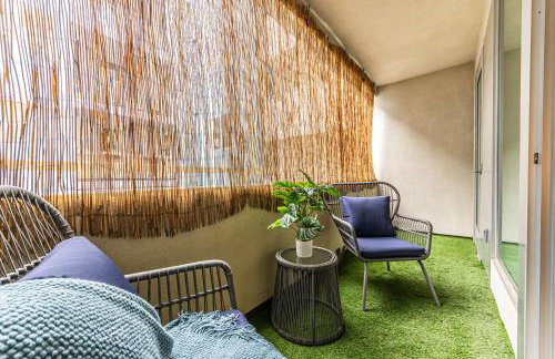 Stylish 2BDR & 2BTH - 15 mins walk to the beach! - Foto 32