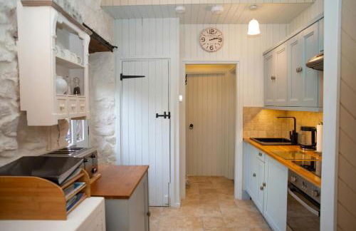 Little Rogeston Cottage Nolton Haven - Photo 4