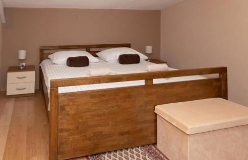 5 Bedroom Amazing Home In Bogatic - Foto 6