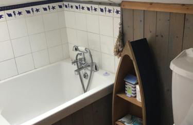 Tanybryn (Welsh meaning on the brow of a hill) - Photo 6