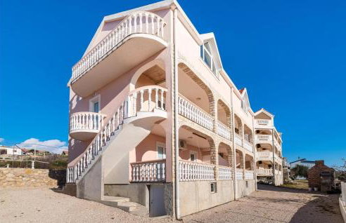 2 Bedroom Nice Apartment In Rtina - Photo 9