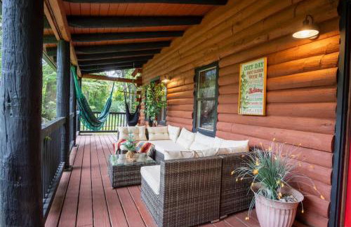 Cozy Log Cabin- W Fireplace - Foto 42