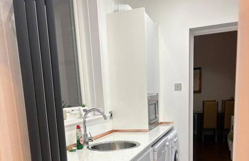 Grosvenor 126 Trendy Jesmond Whole Apartment - Photo 26