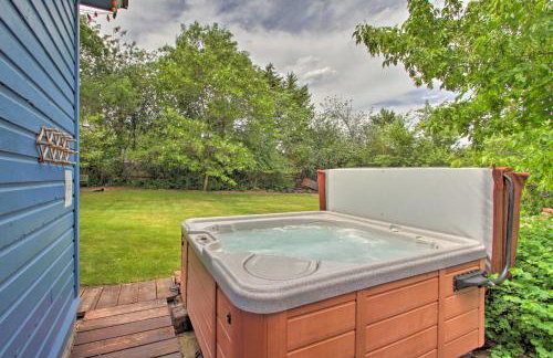 Cozy Home with Hot Tub Half Mi to Salmon River! - Foto 2