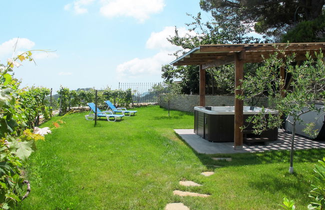 14 bedroom House in Prelà with swimming pool and garden - Photo 44