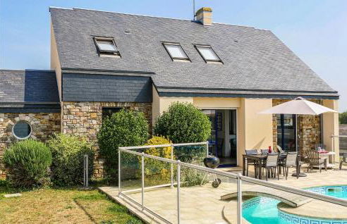 Gorgeous Home In Saint-Germain-Sur-Ay - Foto 13