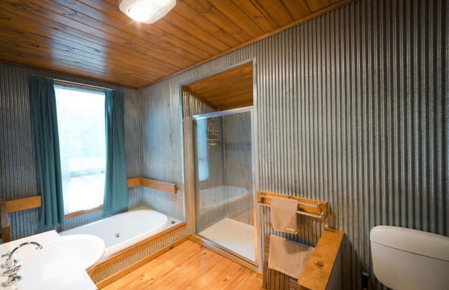 Sanctuary Park Cottages - Photo 36