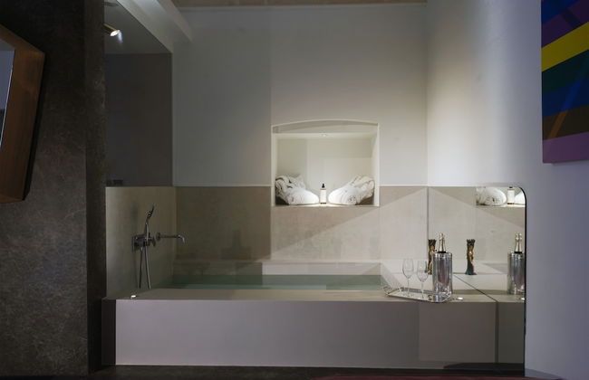 Euvodia Luxury Rooms - Photo 12