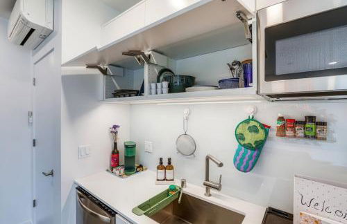 Modern Artist Loft Canvases Coffee and Comfort - Foto 12