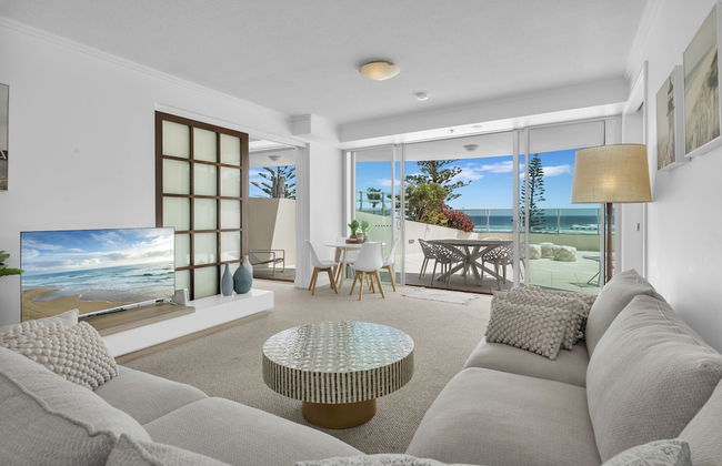 Reflection on the Sea - Foto 58