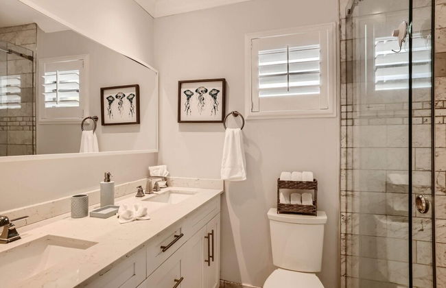 Great Location Private House Pool, Hot Tub, Patio w/ Fire Pit 3br/2ba - Foto 16