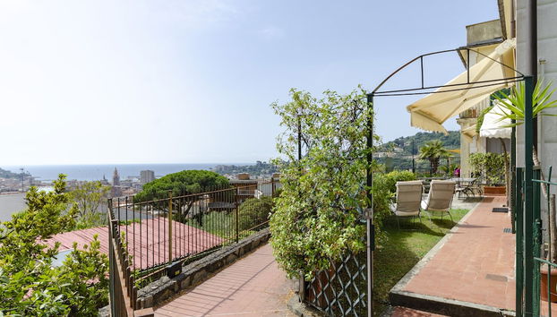JOIVY Inviting Flat with Garden and Sea View in Rapallo - Photo 2, Primary image