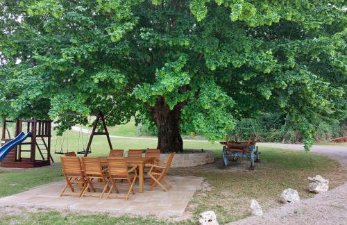 Stone house with pool and yard - Villa Histra - Foto 3