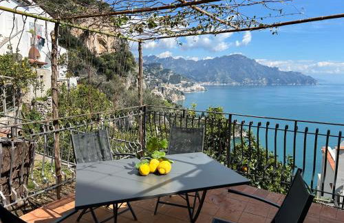 Amalfi 51 con vista mare, giardino e terrazze - Foto 1