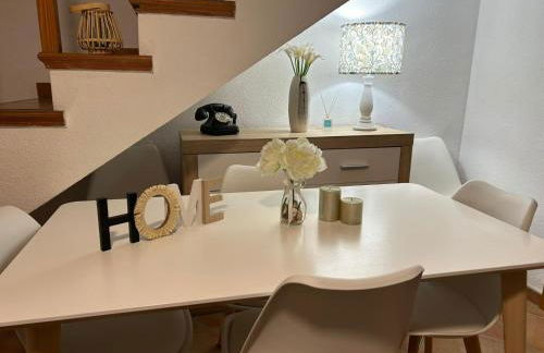 Adosado/casa con terraza y buhardilla. Playa El Perelló - Foto 21