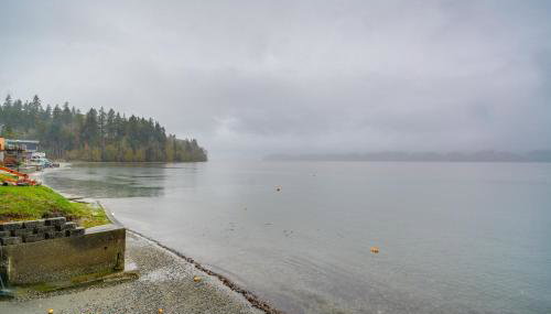 Steps to Beach Scenic Escape in Port Orchard! - Foto 4