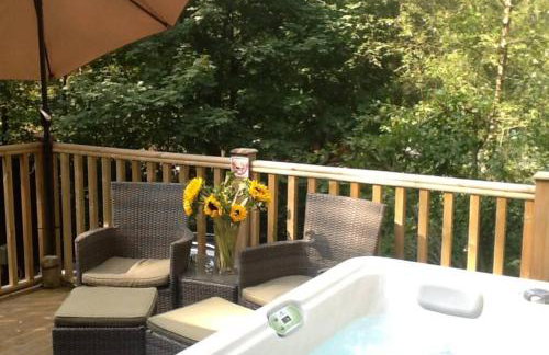 Mistletoe One Luxury Lodge with Hot Tub Windermere - Photo 33