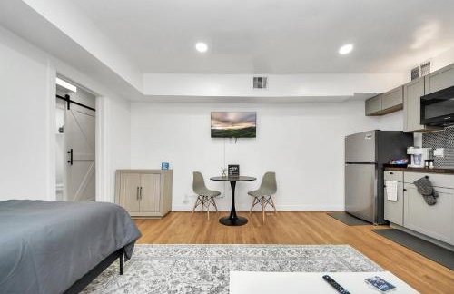 Serene Studio Escape - EADO HTX 1 - Foto 26