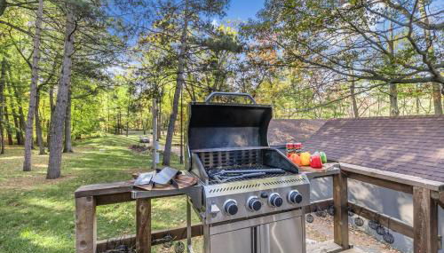 Renovated Lake Cabin with Fire Pit and Kayaks - Photo 5, Other
