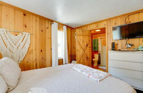 Walk to Beach Access! Chic Port Austin Studio - Foto 11